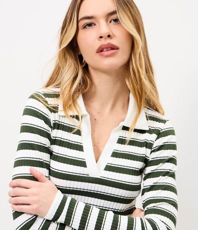 Blusa Seamless Rayada en Microfibra con Cuello Polo 3