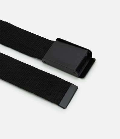 Cinturón en Material Sintético Liso con Hebilla Caimán 2