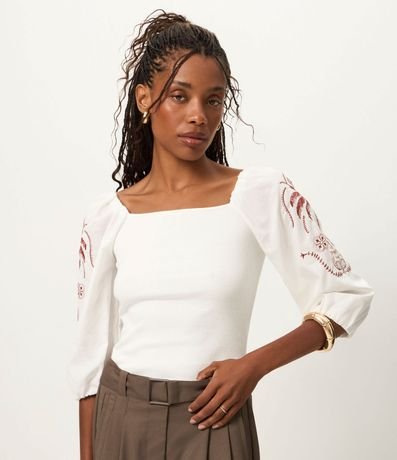 Blusa en Rib con Manga 3/4 y Estampado Bordada 2