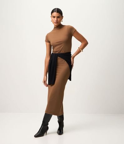 Vestido Tubito Básico con Cuello Alto y Encaje Trasero