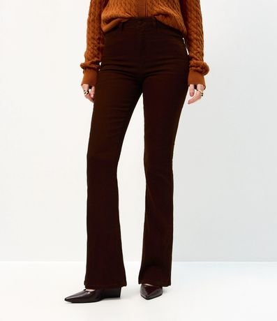 Pantalón Boot Cut Acanalada en Sarga con Botón Forrado 3