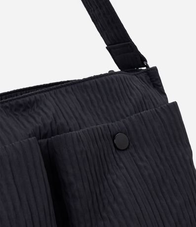 Cartera Masculina Messenger Texturizada con Bolsillos Delanteros 5