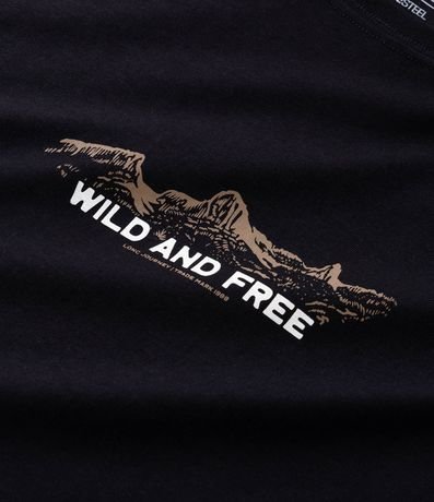 Remera en Media Malla Manga Corta con Lettering Wild and Free 7