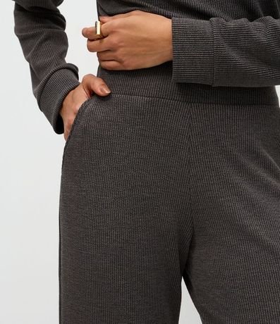 Pantalón Recto en Anarruga con Cintura Elástica y Bolsillos Laterales 4