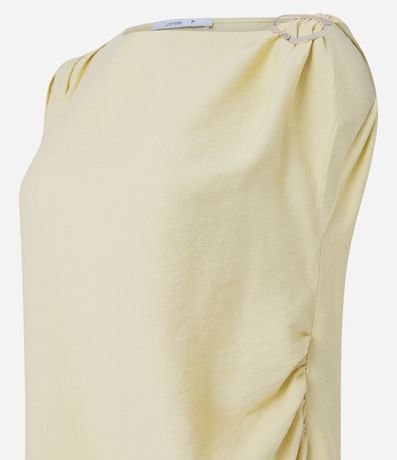 Blusa en Crepé con Adorno en el Hombro y Ruedo Asimétrico 6