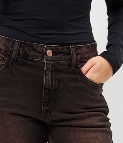Pantalón Flare en Jeans con Lavado Sobretinta y Terminación Deshilachada 3