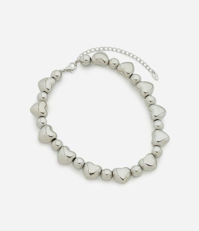 Collar Corto Corazones Bold en Metal