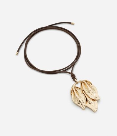 Collar Largo con Cordón Encerado y Pingente de Hojas 2