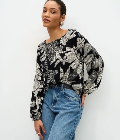 Blusa en Viscosa con Estampado de Follaje y Escote Canoa 1