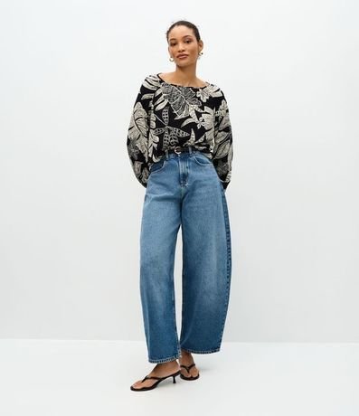 Blusa en Viscosa con Estampado de Follaje y Escote Canoa 2