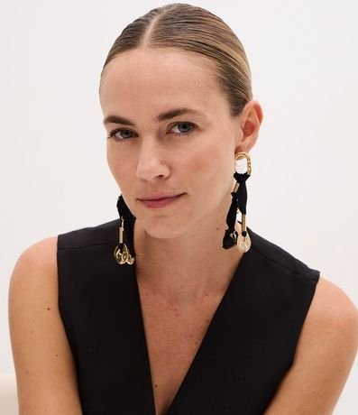 Maxi Caravana con Detalles en Metal y Formatos Geométricos