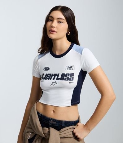Remera New T-Shirt College  em Algodón con Lettering Limitless