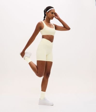 Bermuda Deportiva Regular en Microfibra con Cintura Traspasada