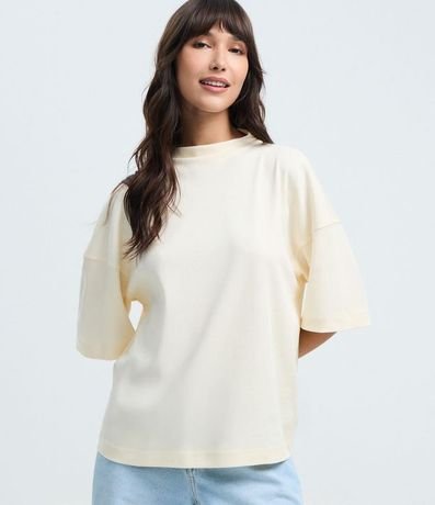 Remera Sueltecita con Cuello Entero y Manga Corta