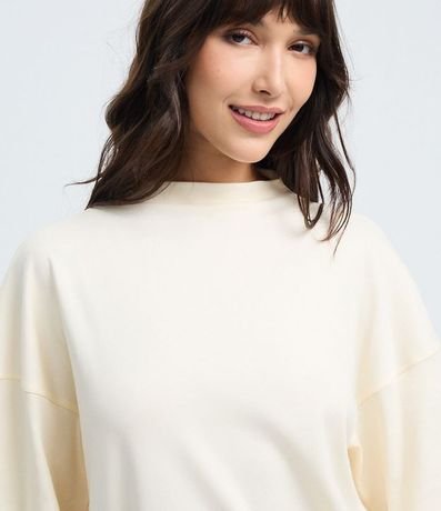 Remera Sueltecita con Cuello Entero y Manga Corta 3