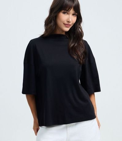 Remera Sueltecita con Cuello Entero y Manga Corta