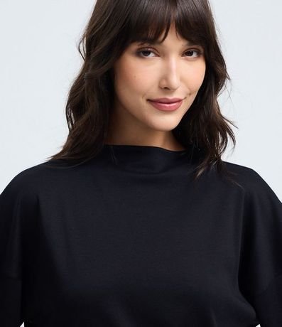 Remera Sueltecita con Cuello Entero y Manga Corta 3