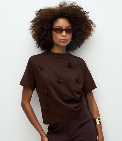 Blusa en Algodón con Aplicación de Flores en Relieve