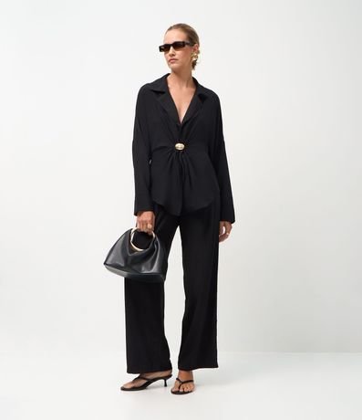 Pantalón Recto Satinado con Cintura Estructurada y Pliegues Delanteros