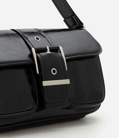 Cartera Shoulder Mediana en PU con Tapa y Bolsillos Delanteros 4