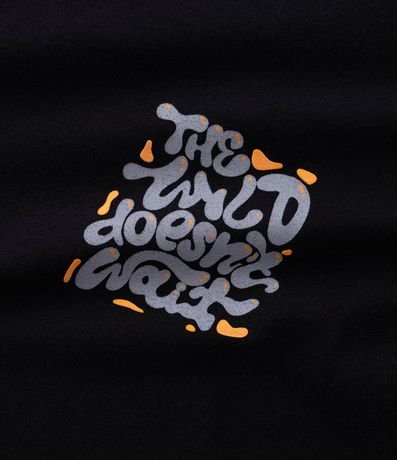 Remera Comfort en Algodón con Estampado Psicodélico The Wild Doesn’t Wait 8