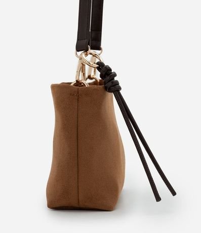 Bolsa Transversal Mediana en Gamuza con Asa Ajustable 2