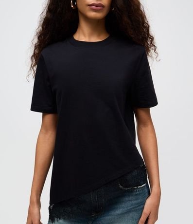 Remera Alargada con Ruedo Asimétrico en Encaje 3