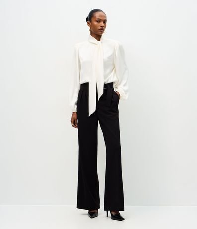 Pantalón Wide en Crepé Cintura con Hebilla