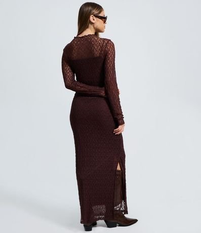Vestido en Encaje con Cuello Alto y Encaje 4