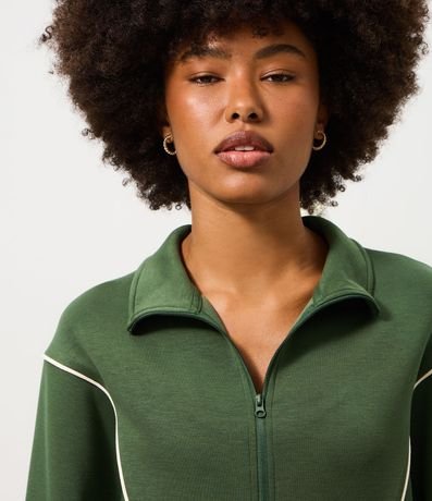 Campera Deportiva en Microfibra con Frisos Contrastantes 3