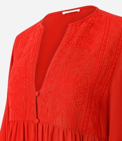Blusa en Viscosa con Bordados y Aplicación de Botones Delicados 2