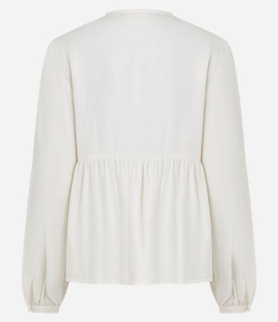 Blusa en Viscosa con Bordados y Aplicación de Botones Delicados 3