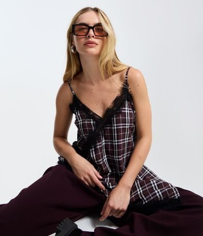 Blusa Regular de Cuadros con Encaje y Ruedo Asimétrico 2