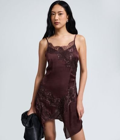 Vestido en Satén con Detalles en Encaje 3