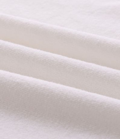 Remera Comfort con Estampa en Relieve 6
