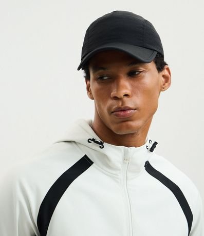 Gorra en Poliamida Liso con Tecnologia UV y Regulador Trasero