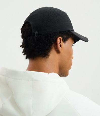 Gorra en Poliamida Liso con Tecnologia UV y Regulador Trasero 2