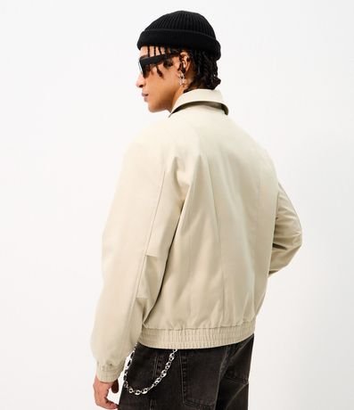 Campera Boxy con Elástico en el Ruedo y Recortes 3