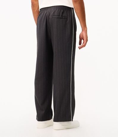 Pantalón Helanca Raya de Tiza con Bordado 3
