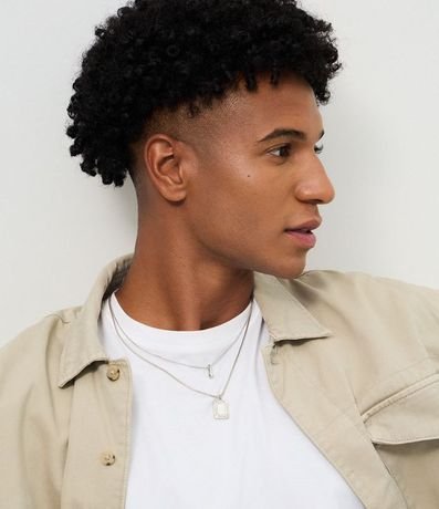 Kit 02 Collares Masculino con Colgantes Variados