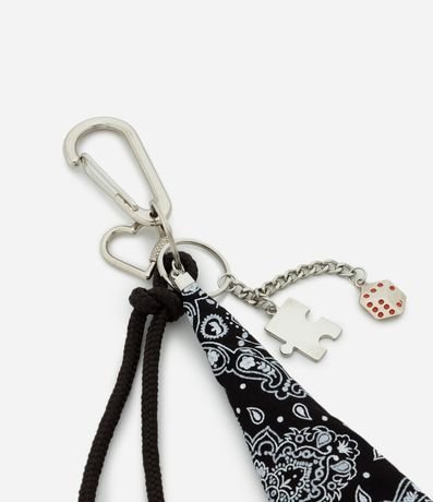 Llavero en Metal con Detalle de Bandana 3