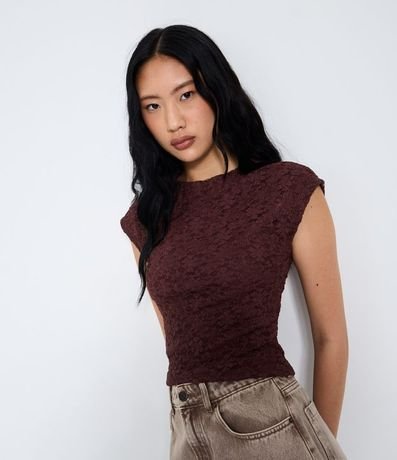 Blusa en Encaje con Textura Vazada en la Espalda