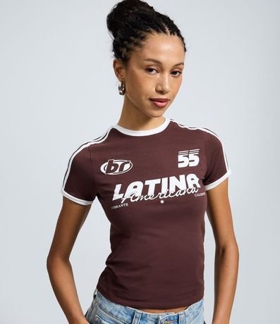 Remera New T-shirt con Lettering Latina y Detalles Contrastantes 3