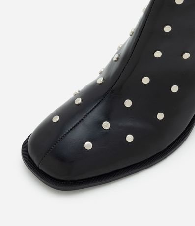 Bota en PU con Punta Cuadrada y Aplicación de Studs 4