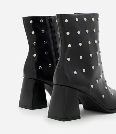 Bota en PU con Punta Cuadrada y Aplicación de Studs 6