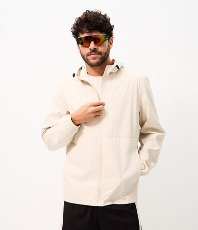 Campera Deportiva Tecnológica con Capucha y Recortes
