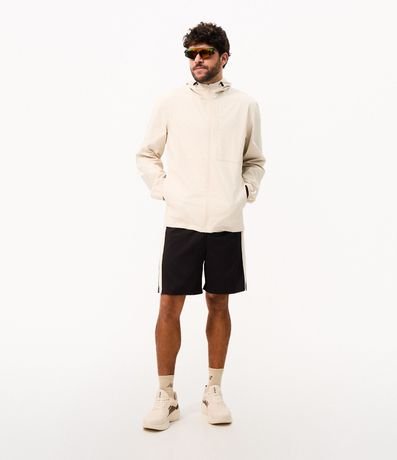 Campera Deportiva Tecnológica con Capucha y Recortes 2