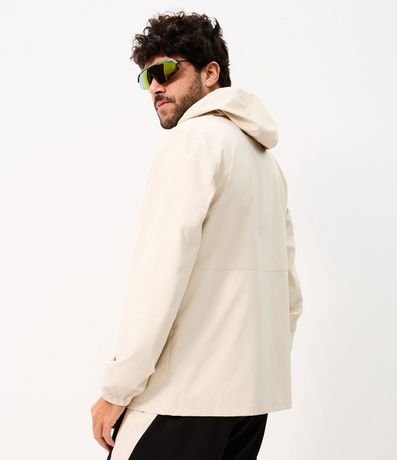 Campera Deportiva Tecnológica con Capucha y Recortes 3