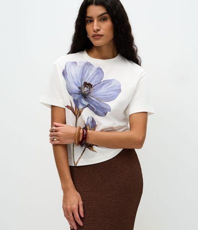 Remera Boxy en Algodón Estampado de Flor con Bordado