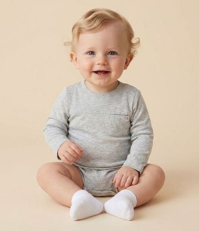 Body Infantil en Cotton con Recortes y Bolsillo delantero – Talle 0 a 18 Meses